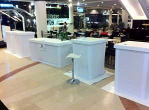 שולחנות עם עיטוף בד לייקרה