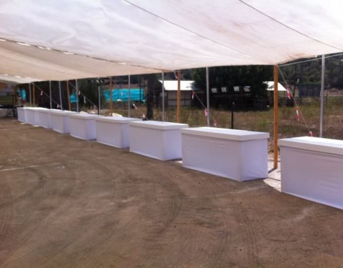 מזנונים עטופים בבד איכותי לבן