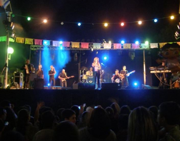 במת מופעים לשרית חדד